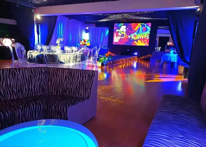 Cyborg Bed & Breakfast *